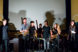 Konzert vom SchülerInnen-Ensemble bestehend aus Nils Dobrovits, Jakob Ecker, Nino Huber, Max Pietsch, David Puttinger, Cora Tauss unter der Leitung von Philipp Harnisch 