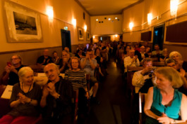 Publikum mit Linda Christanell und Joachim Lothar Gartner 