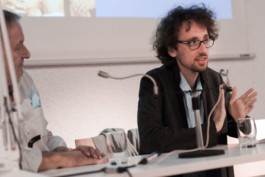 Performance der klasse zur erotischen poesie unter der Leitung von Timo Brandt 