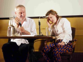 Performance von Fritz Ostermayer und Ann Cotten 