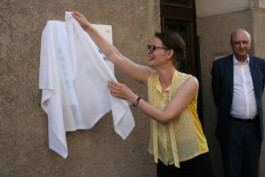 Emily Artmann und Bezirksvorsteherin-Stellvertreter Pschirer Robert 