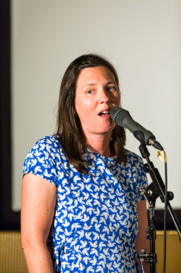 Performance med aan schwoazzn lebdob der schule für dichtung 