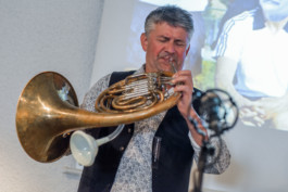 Musikalische Eröffnung mit Thomas Berghammer 