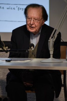 Sprachspiel. Biennale West.