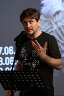 Sprachspiel. Biennale West.