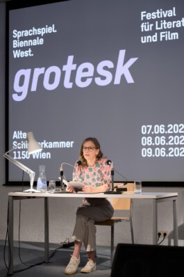 Sprachspiel. Biennale West.