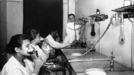 Sprachspiel. Biennale West.